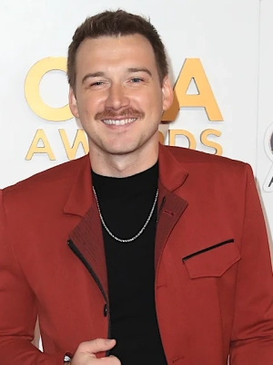 Morgan Wallen Throws Phone Hitting Him Onstage After Thong Incident