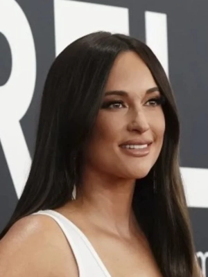 Kacey Musgraves Accuses Fans of Trying to Pit Her Against Beyonce Following Viral Reaction at Grammys 