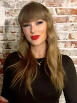 Taylor Swift's Snake Necklace Sparks Album Speculations