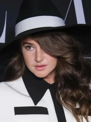 Shailene Woodley and Lucas Bravo Flaunt New Romance in Paris