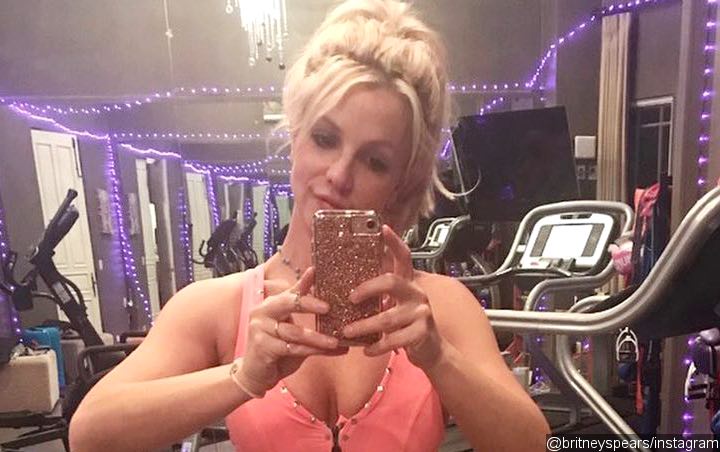 Video: Britney Spears Shows Off Impressive Yoga Moves