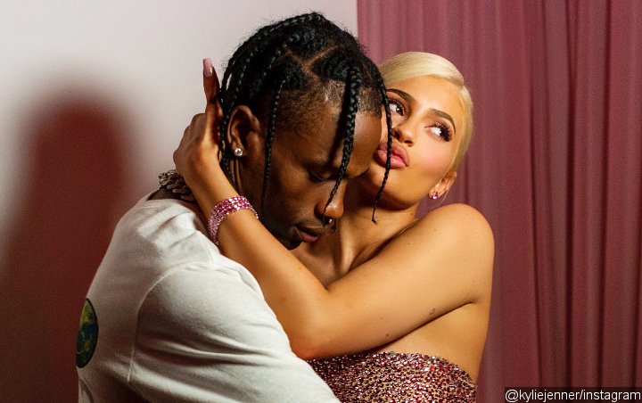 Kylie Jenner Denies Rumors of Her Not Living Together With Travis Scott