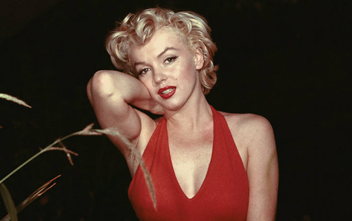  Marilyn Monroe's Wedding Car Goes Up for Auction  