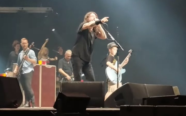 Dave Grohl Gifted 10-Year-Old Prodigy His Guitar for Stealing Missouri Show