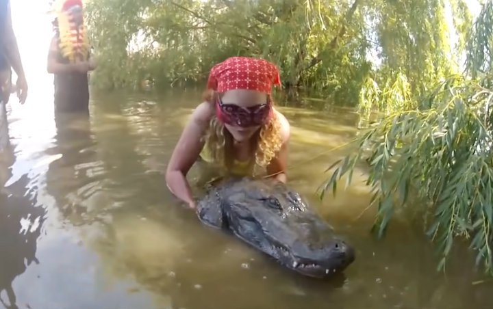 Catching Alligators With No Vision