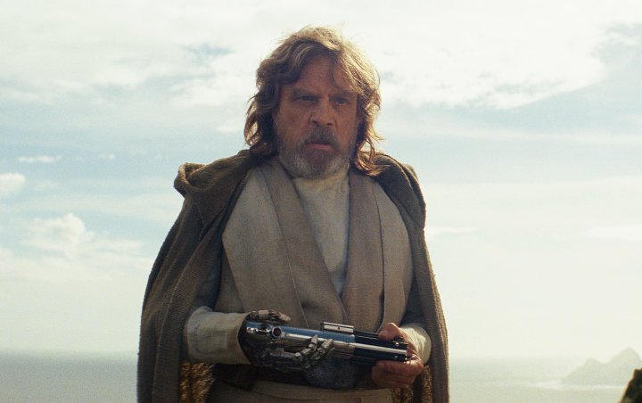 Mark Hamill Spills Major Spoiler About His Return in 'Star Wars: The Rise of Skywalker'