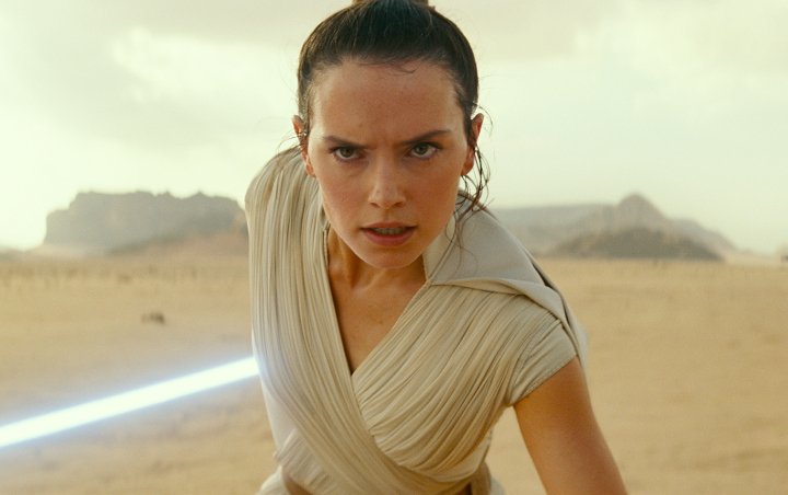 Daisy Ridley Recalls Nearly Quitting 'Star Wars' During First Day on the Set