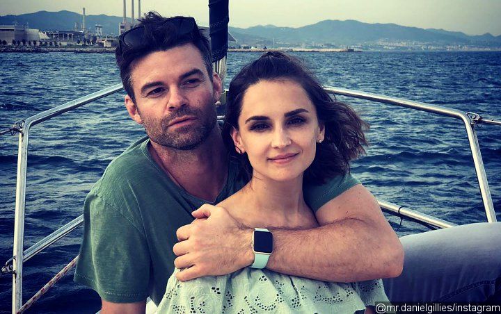 Rachael Leigh Cook Admits to Having Yet to Tell Children of Separation From Daniel Gillies