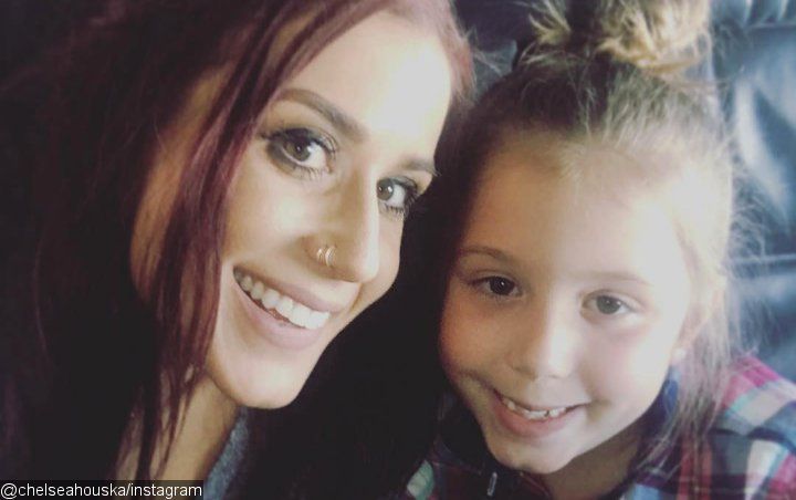 Chelsea Houska Defended by Fans After Backlash for Letting Daughter Wear Hoop Earrings