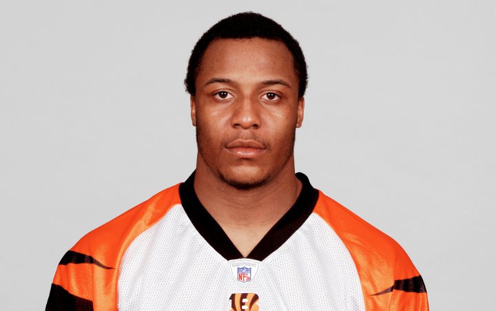 Ex-NFL Star Terrell Roberts Shot Dead While Visiting Grandmother