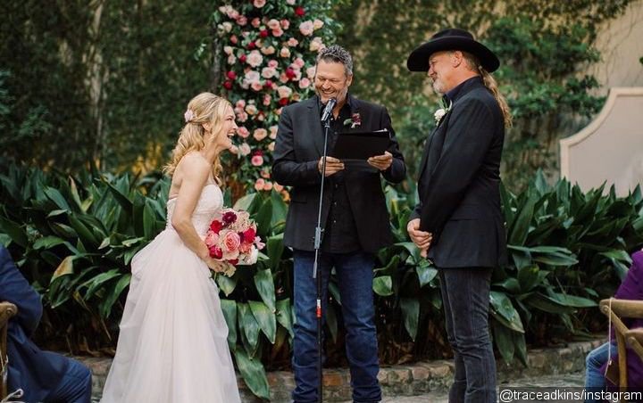 Trace Adkins Marries Victoria Pratt in Ceremony Officiated by Blake Shelton