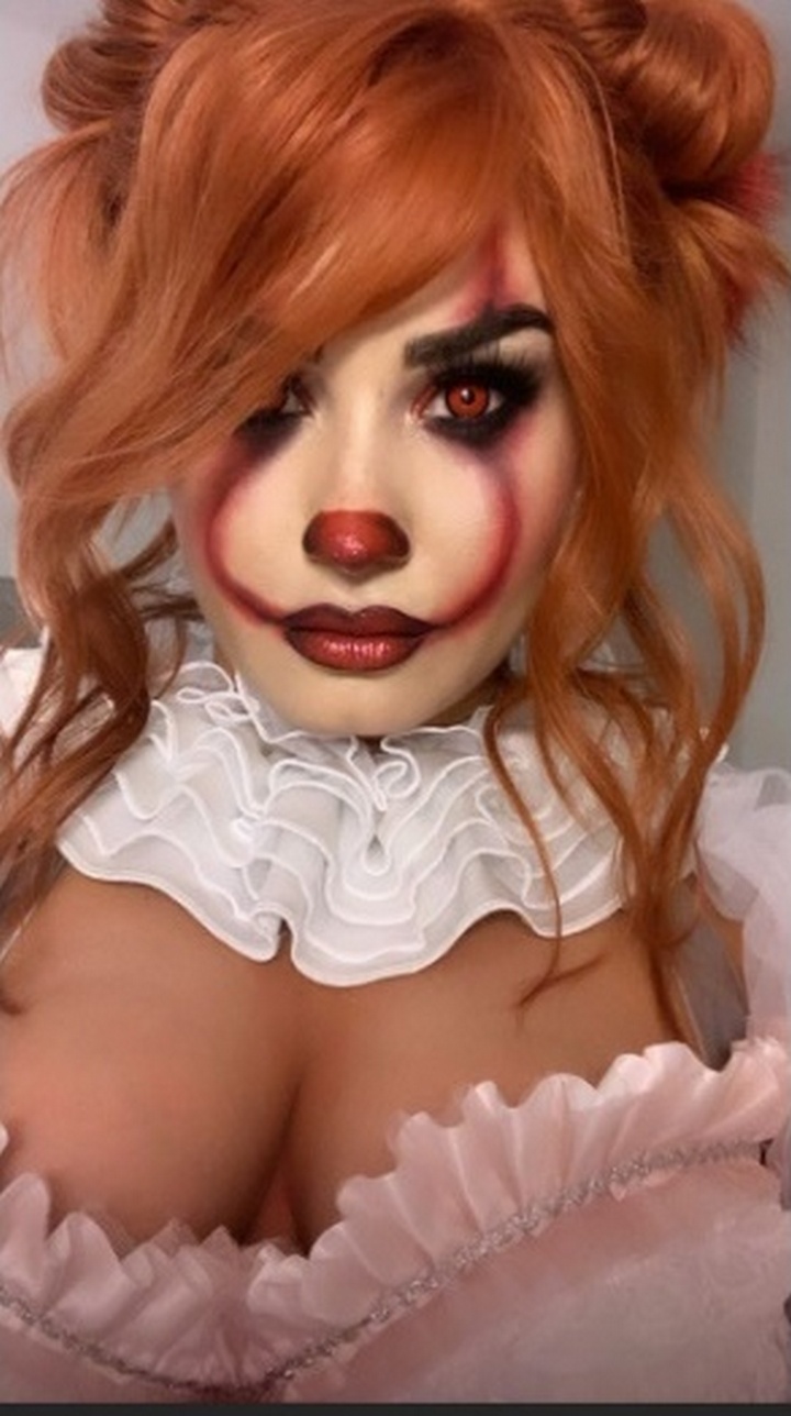 Demi Lovato dresses up as Pennywise the Clown