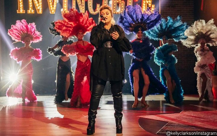 Kelly Clarkson Sees 2020 Las Vegas Residency as Option to See Fans Amid Busy Schedule