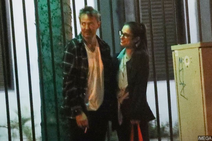 Matthew Perry Looks Scruffy During Date With Mystery Woman