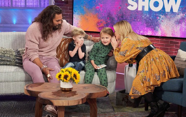 Watch: Kelly Clarkson's Children Grill Jason Momoa With These Adorable Questions
