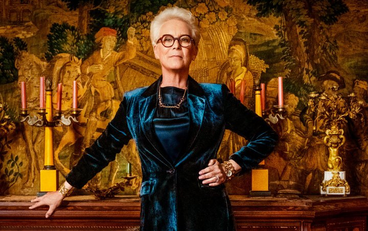 Jamie Lee Curtis Warns Moviegoers Not to Spoil 'Knives Out' Surprise