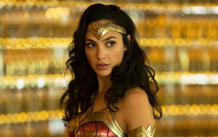 Gal Gadot Brings 'Wonder Woman' Army to CCXP Convention   
