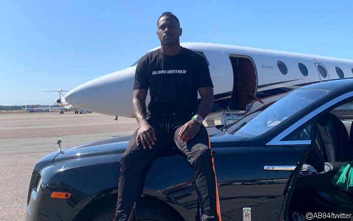 Antonio Brown Threatens Former Agent With NSFW Package After Getting Dropped