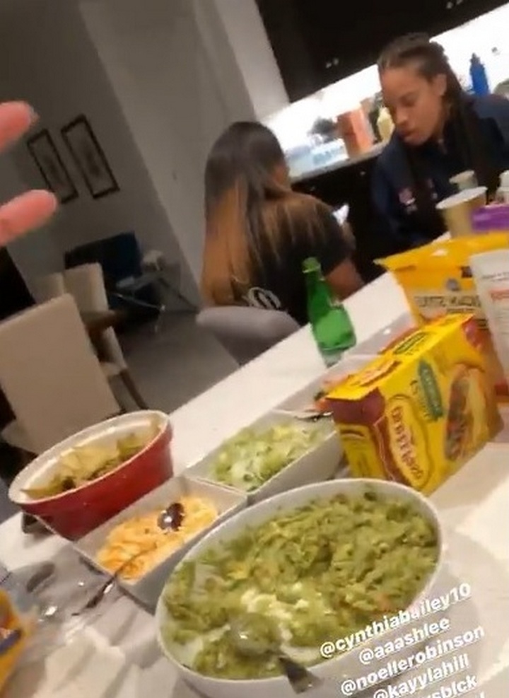 Noelle Robinson introduces girlfriend to her family