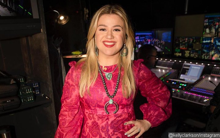 Kelly Clarkson 'Thrilled' to Host Billboard Music Awards for Third Consecutive Year