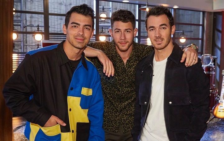 Jonas Brothers Invite Lucky Fan to Barbeque Party for Charity