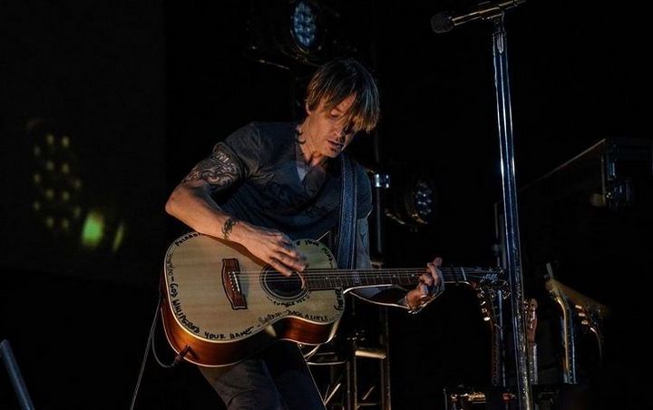 Keith Urban Serenades Medical Workers in Drive-By Concert 