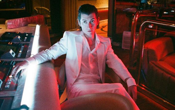 Arctic Monkeys' Alex Turner Gives Up L.A. for French Girlfriend