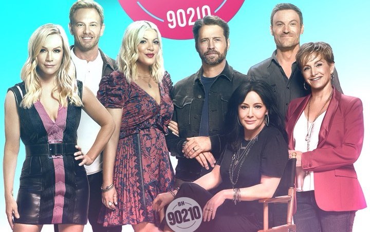 Tori Spelling Hints at Reunion for 'Beverly Hills, 90210' 30th Anniversary