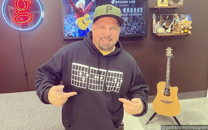 Garth Brooks Puts Second Acoustic Concert on Hold to Go Into Quarantine 