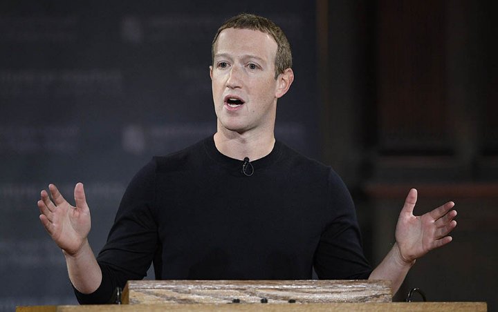 Mark Zuckerberg Trolled for Using Too Much Sunscreen While Surfing in Hawaii