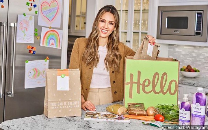 Jessica Alba Recalls Being Given No Eye Contact Rule During 'Beverly Hills, 90210' Appearance