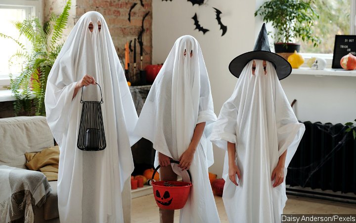 A virtual costume party