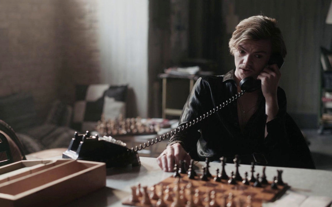 Thomas Brodie-Sangster Credits 'Queen's Gambit' for Helping Improve His Chess Skills