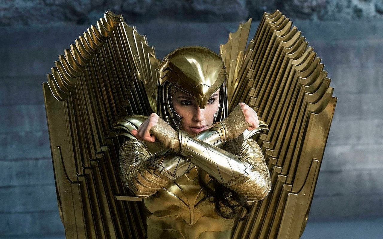 Gal Gadot Says 'Wonder Woman 1984' Gold Armor Is Painful to Wear