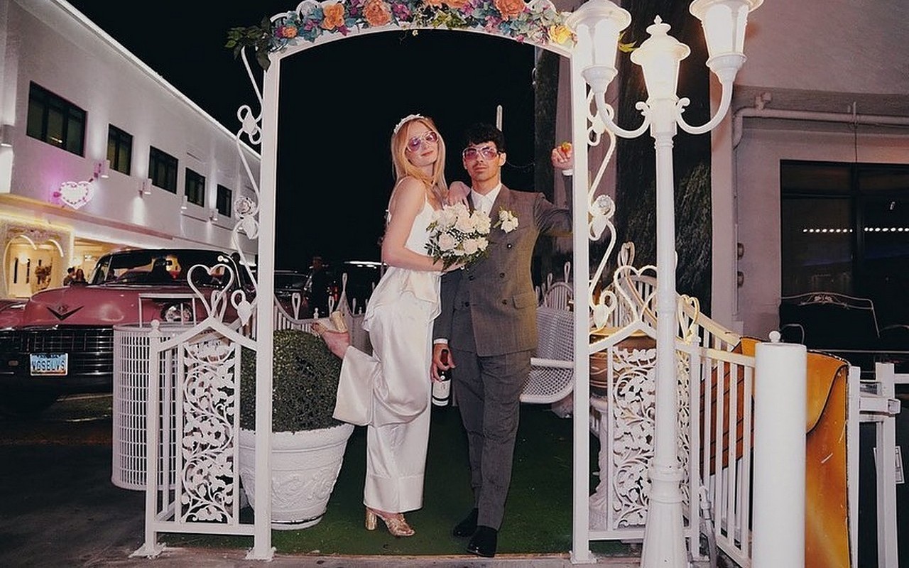 Sophie Turner Posts Throwback Pics From Las Vegas Nuptials on 2nd Wedding Anniversary