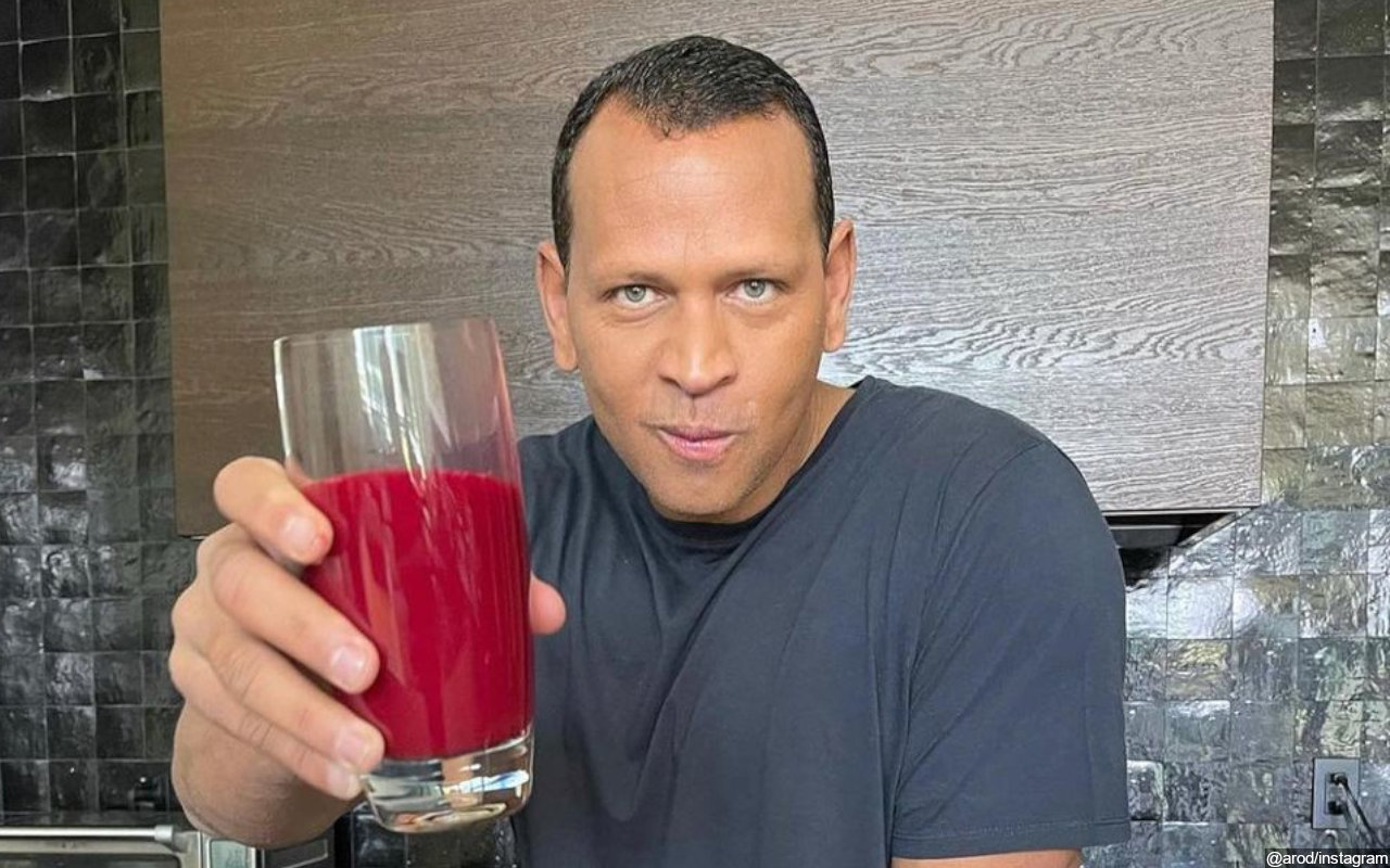 Alex Rodriguez Flashes Big Smile in First Shirtless Pic After Weight Loss