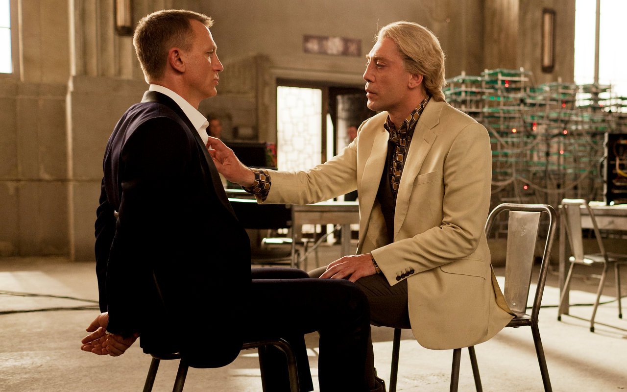 Bond Producer Fought to Keep Homoerotic Scene in 'Skyfall'