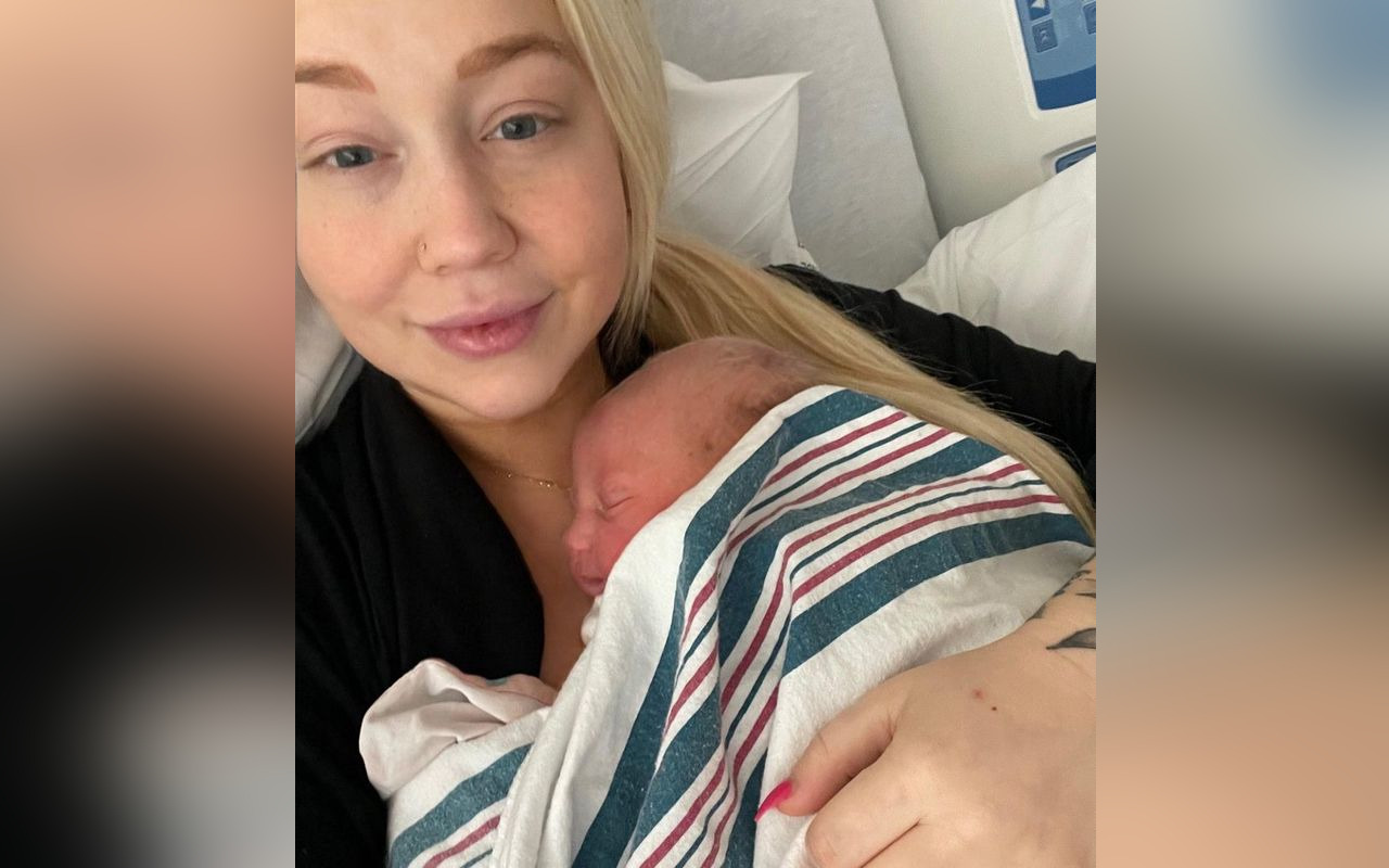 RaeLynn Introduces Newborn Daughter Daisy After Delivering First Child