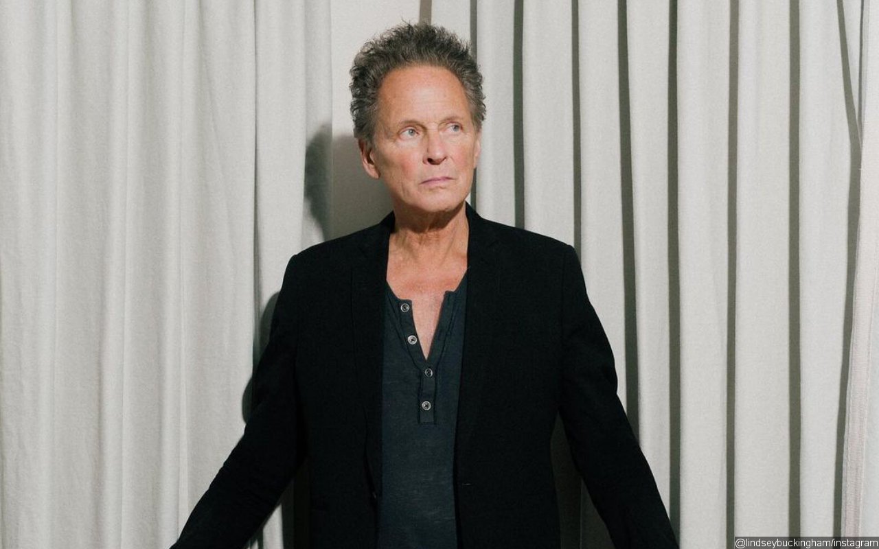 Fleetwood Mac's Manager: Lindsey Buckingham Is Responsible for His Own Exit From Band