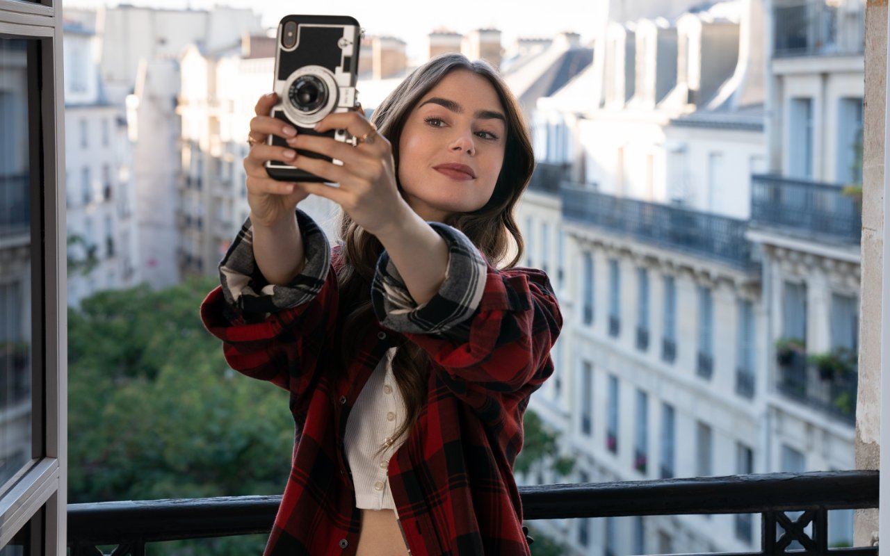 Lily Collins Slams Critics for Saying Her 'Emily in Paris' Character 'Annoying'