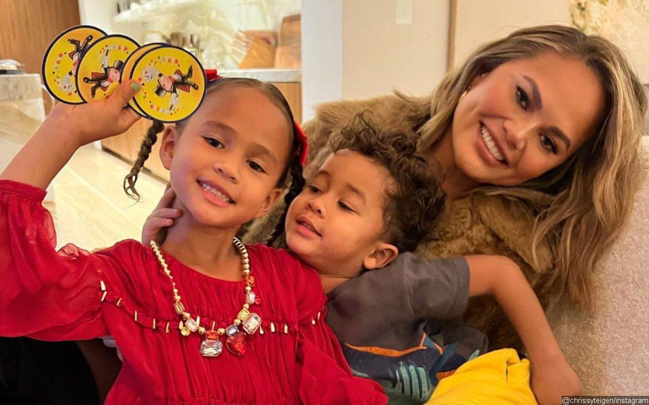Chrissy Teigen Faces Backlash After Sharing Photo in Bathtub With Her Kids