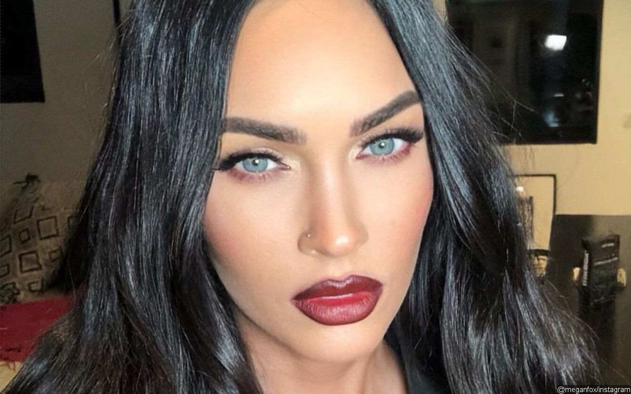 Megan Fox Suspiciously Hiding Plumper Limps After Late-Night Visit to Plastic Surgeon