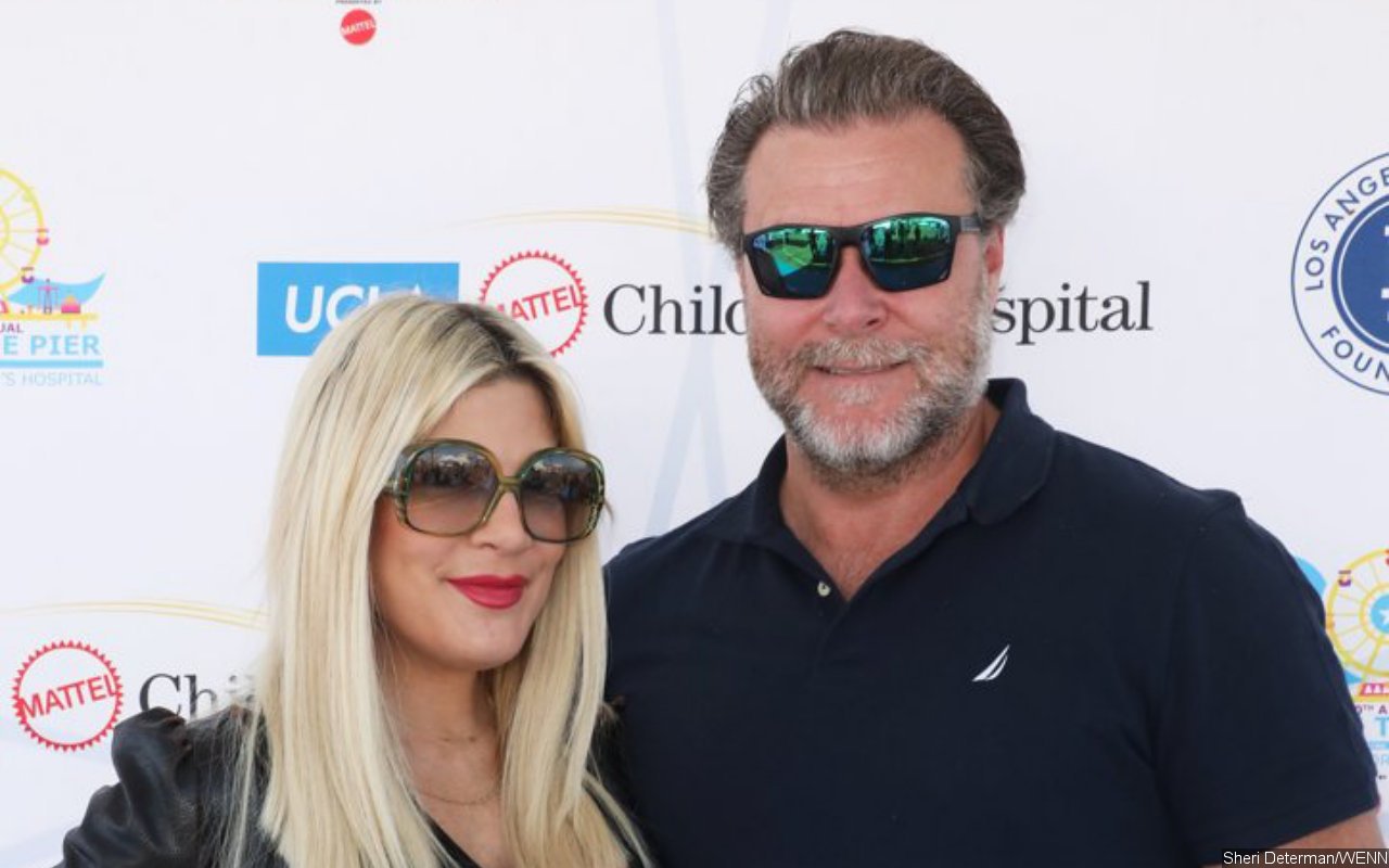 Tori Spelling and Dean McDermott Reportedly Trying to Save Marriage as They're in 'Tough Space' 