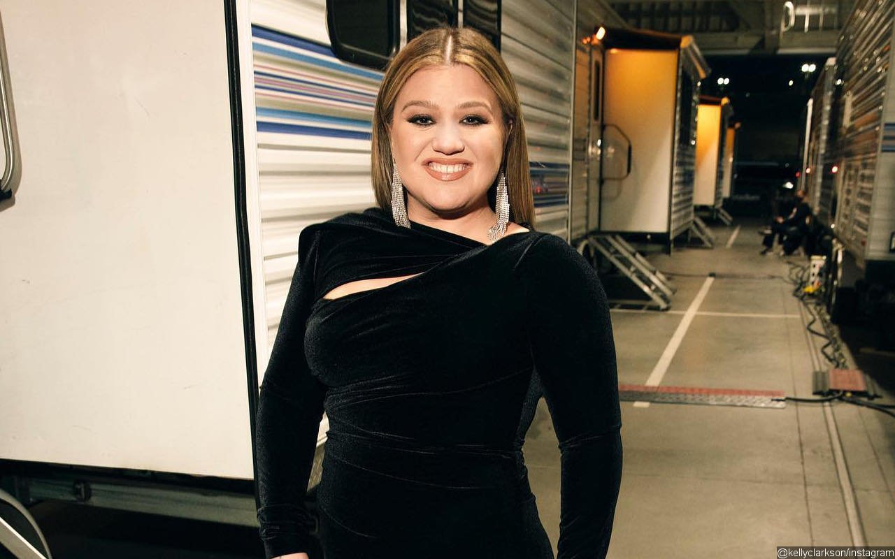 Kelly Clarkson 'Happy' and Ready to Start 'Next Chapter' After Finalizing Brandon Blackstock Divorce