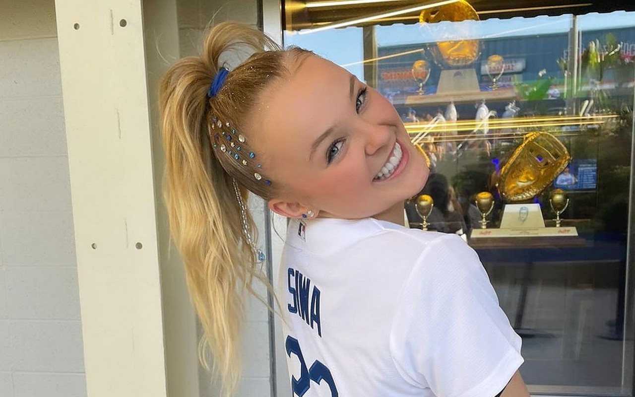 JoJo Siwa Debuts New Short Hair After Cutting Off Her Signature Ponytail
