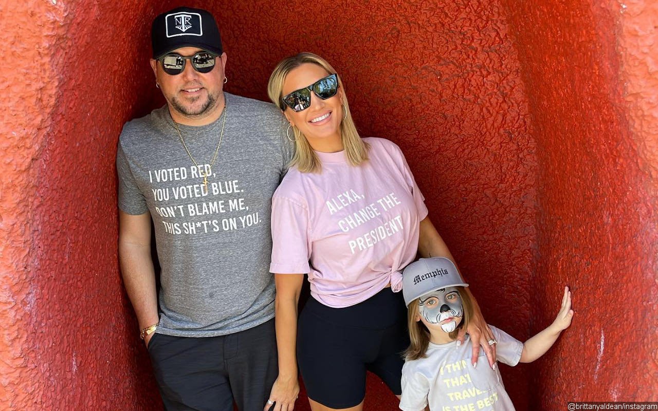 Jason Aldean and Wife Brittany Kerr's Son Rushed to Emergency Room After Falling at Pool 
