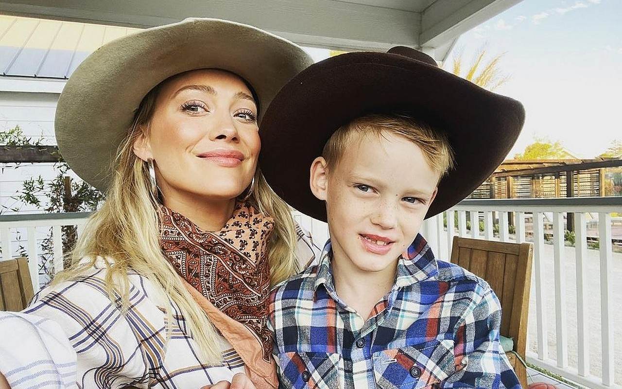Hilary Duff Likes to Talk With Son Luca About His Father