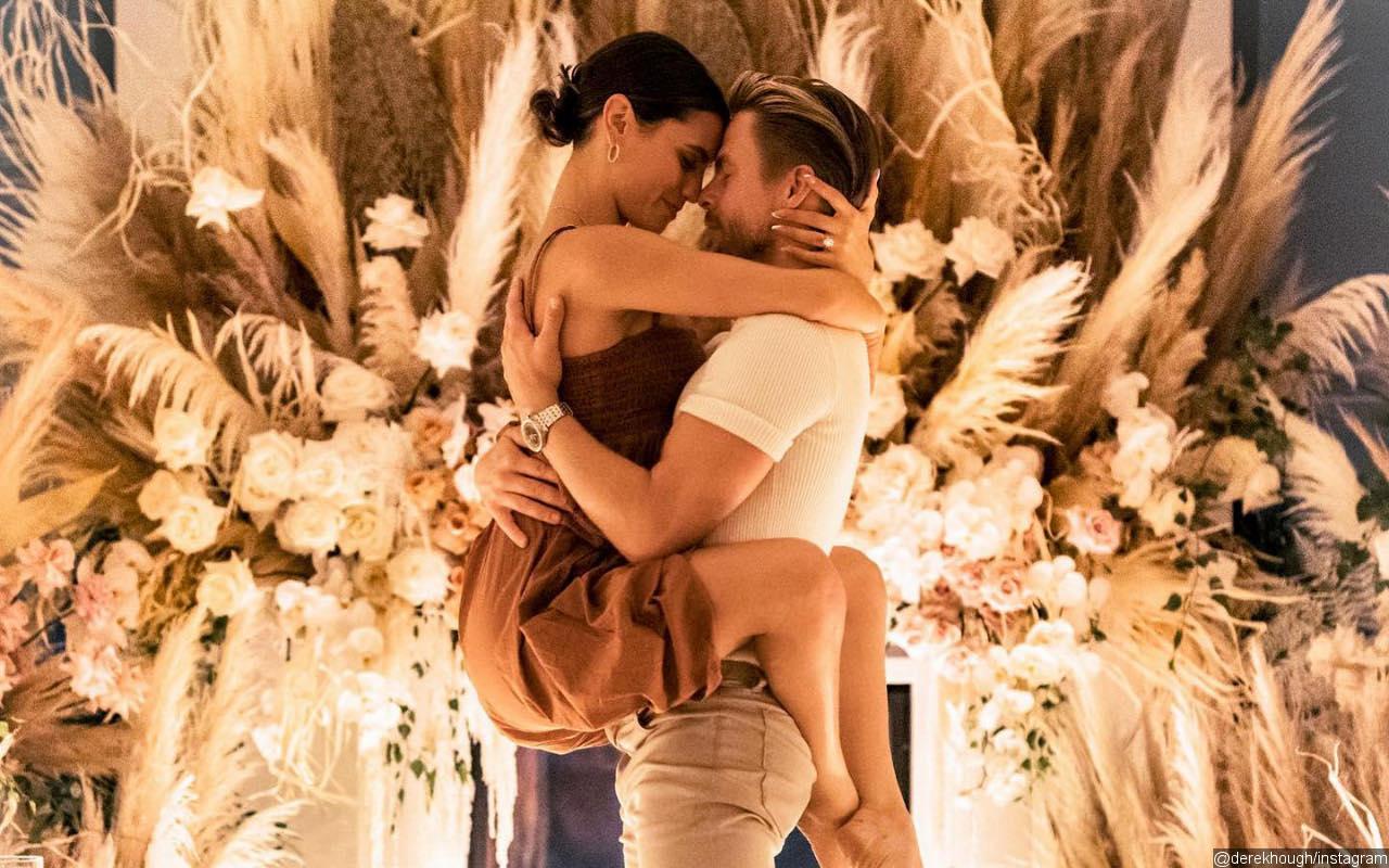 Derek Hough Announces Engagement to Hayley Erbert, Shares Pic From Romantic Proposal