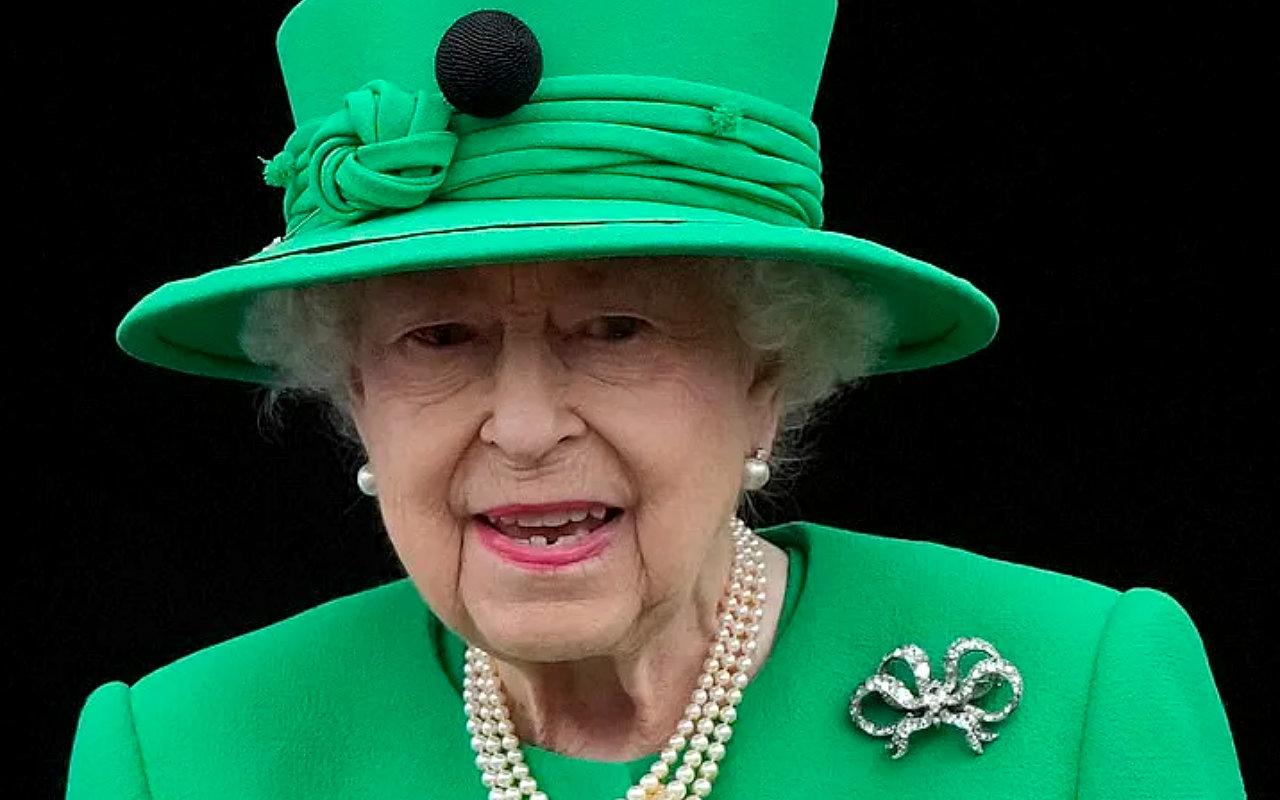 Queen Elizabeth II 'Deeply Touched' by Platinum Jubilee Celebrations