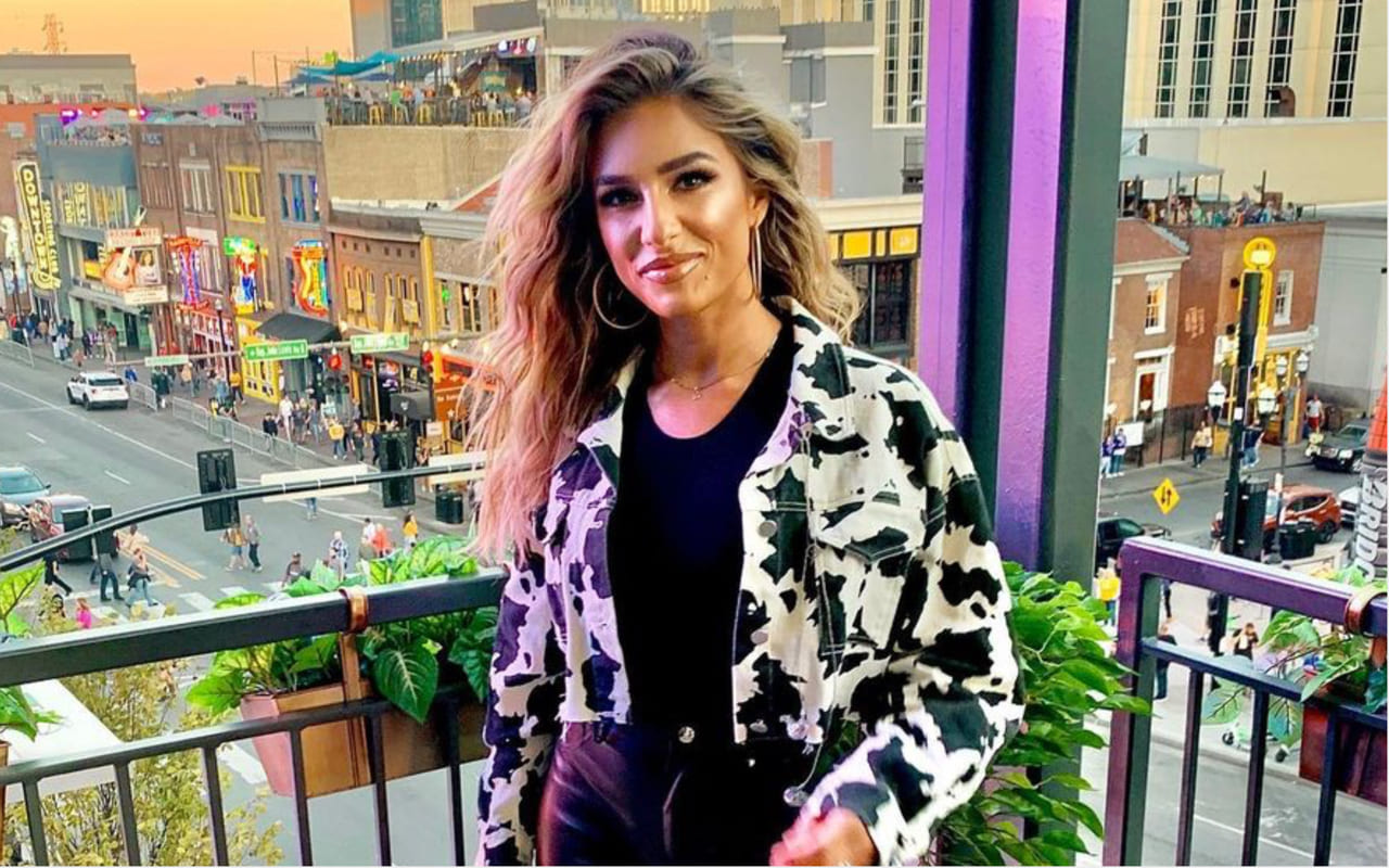 Jessie James Decker Opens Up About 'Internal Struggles' Amid Mental Health Issues